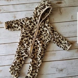 🍭5/$25🍭Baby Girls hooded and footed jumpsuit